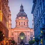 Cozy Luxe Hideaway In Budapest's Heart W Bathtub Apartmán *