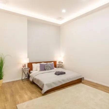 Cozy Luxe Hideaway In Budapest's Heart W Bathtub Apartament *
