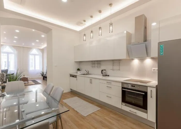 Cozy Luxe Hideaway In Budapest's Heart W Bathtub Appartement *