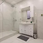 Cozy Luxe Hideaway In Budapest's Heart W Bathtub * Budapeste
