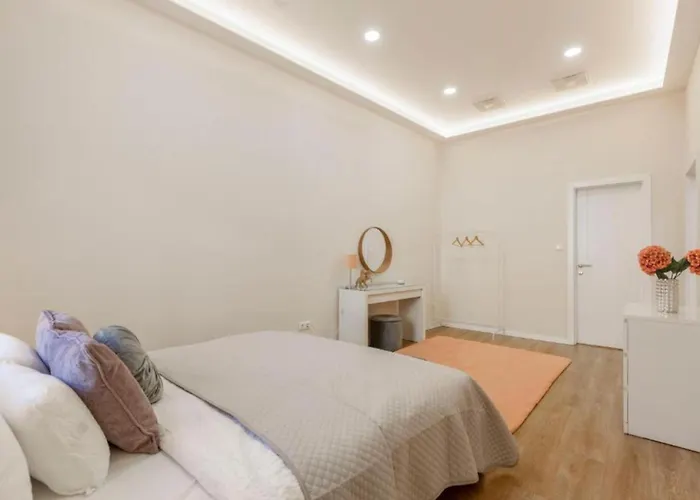 Lejlighed Cozy Luxe Hideaway In Budapest's Heart W Bathtub *